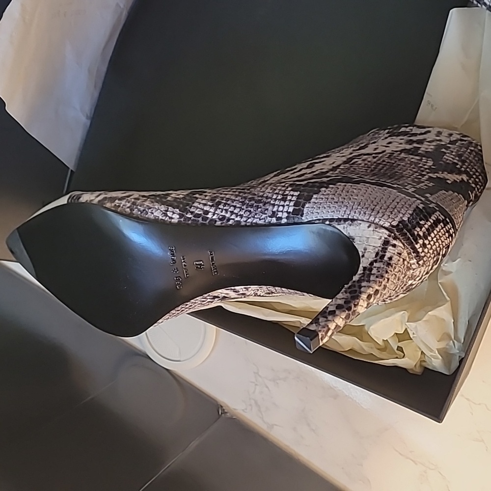 RAG & BONE BEHA LEATHER BOOT - BLACK /WHITE MULTI SIZE 10 - Picture 16 of 17